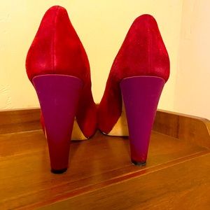 Kate Spade red suede stilettos. Size 37. Made in Italy.